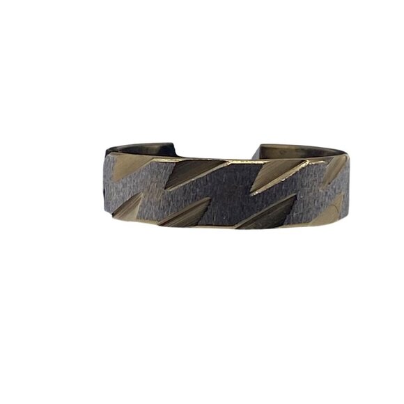 Two Tone Diagonal Pattern Stainless Steel Band Ring Size 8 Gold & Sliver Tone - Picture 2 of 8